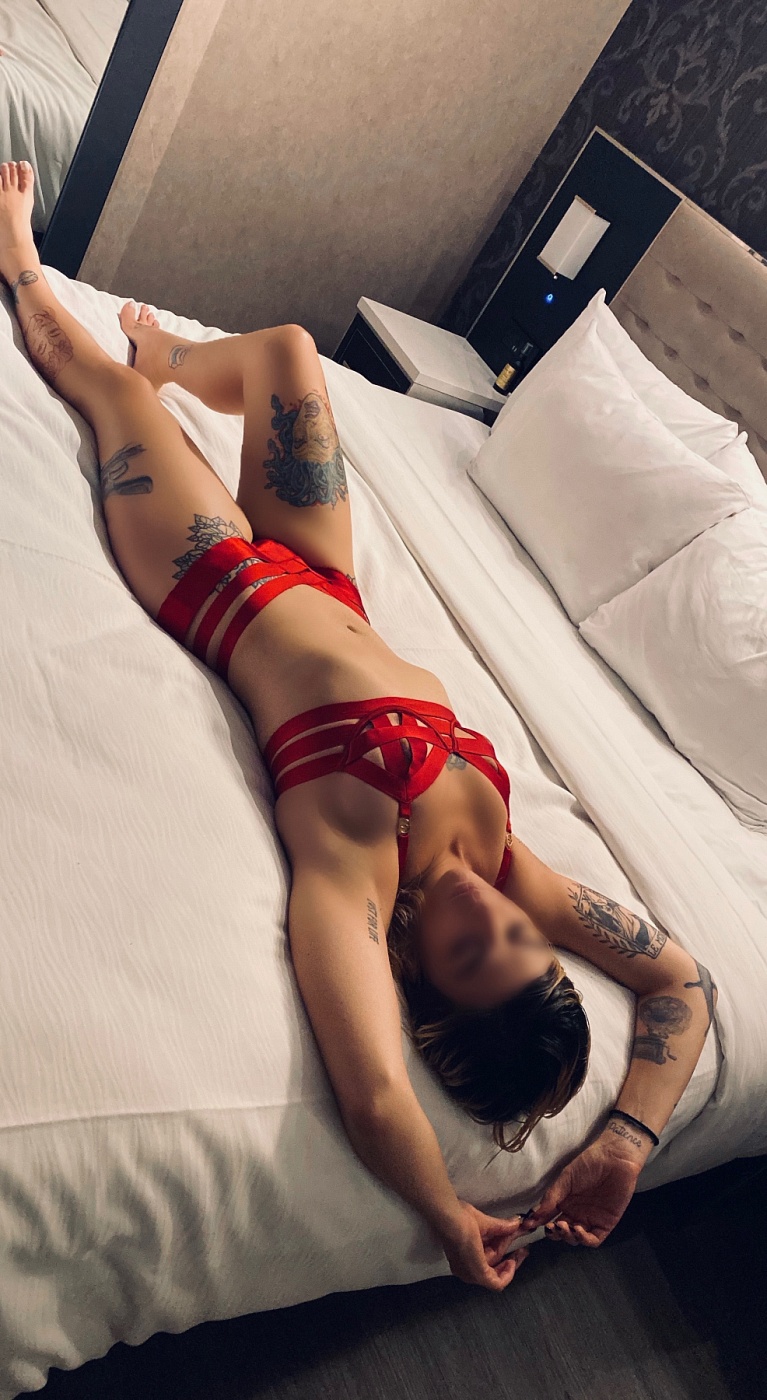 Ada Rose
