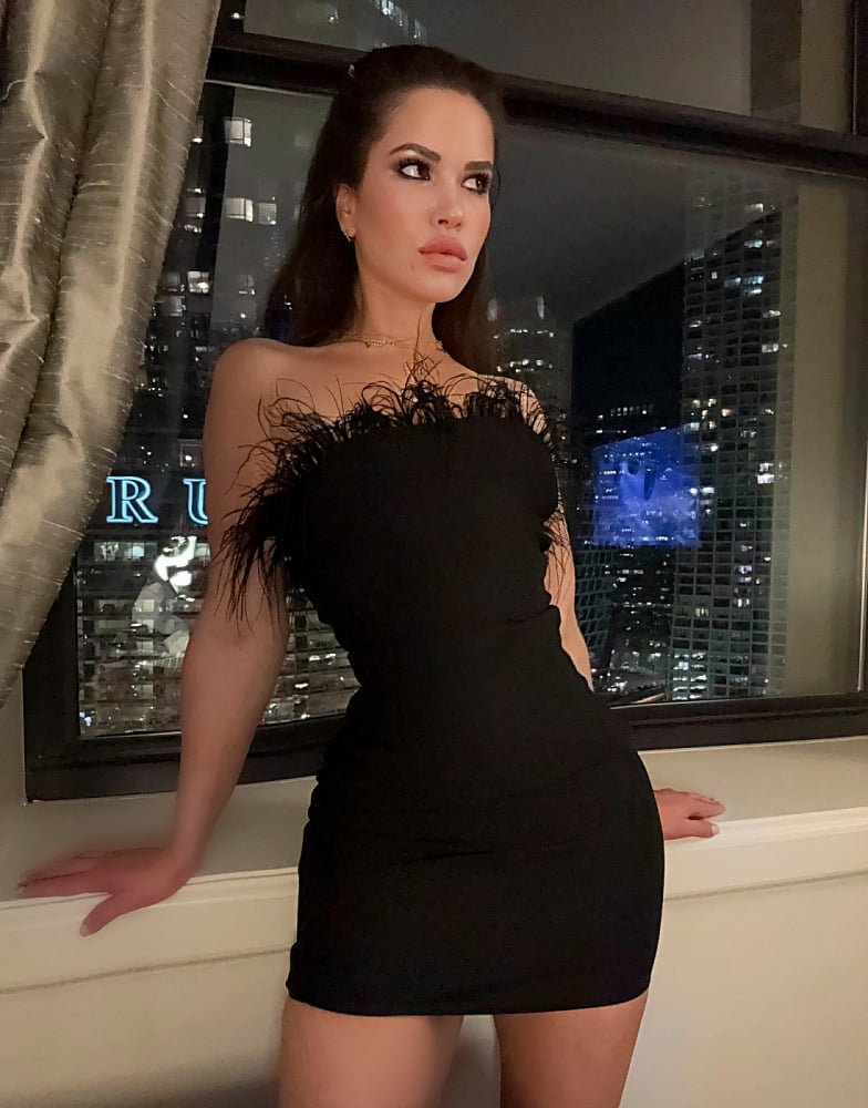 Sofia Grace ️ VIP Female Escort with Long Hair in New York City Slixa