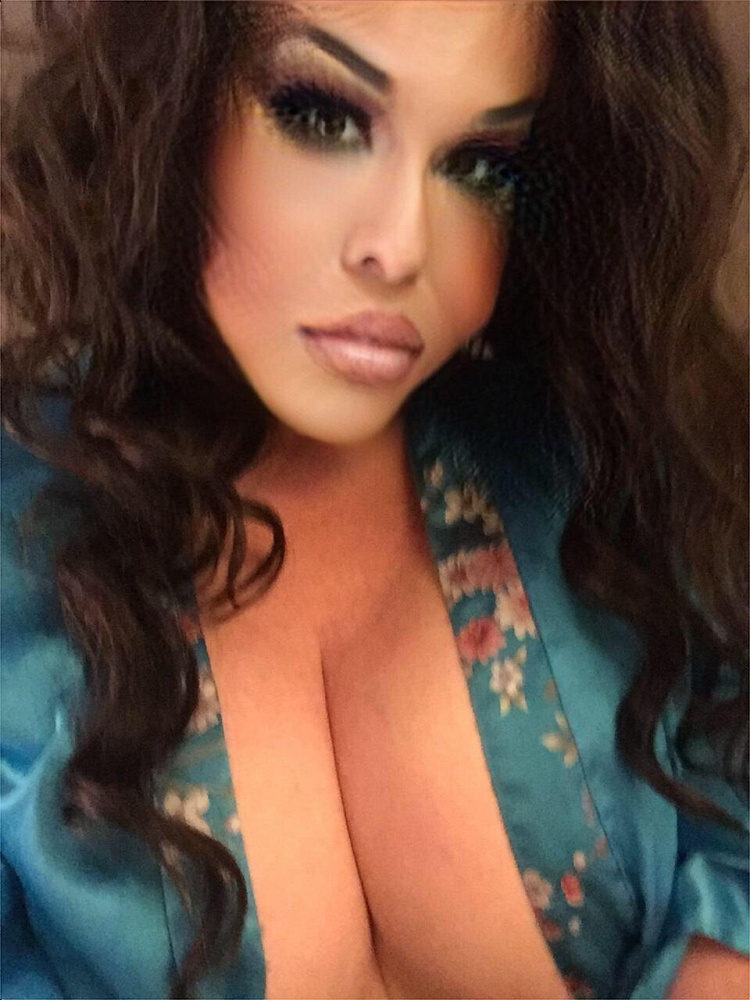 TS Jenna Summers