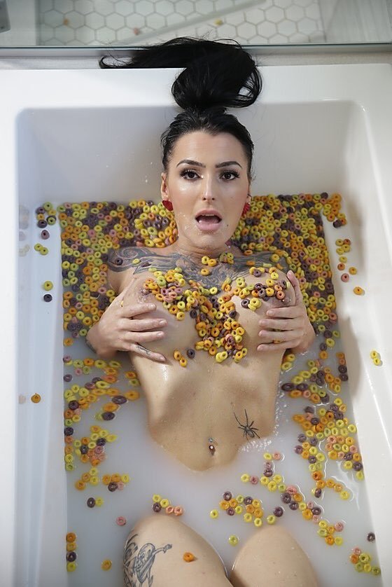 Roselyne Simone