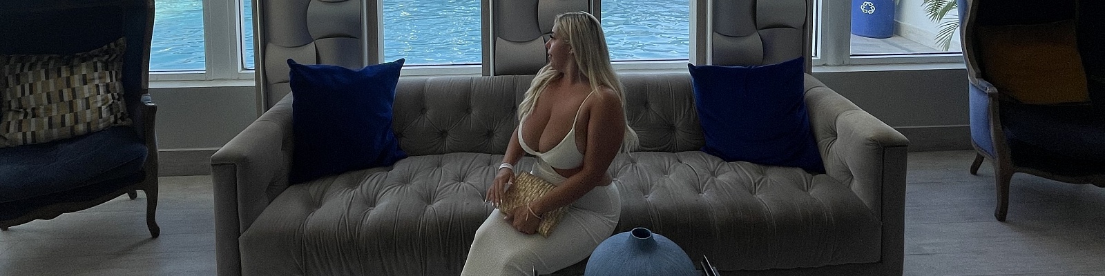 Lilly Lox Escort