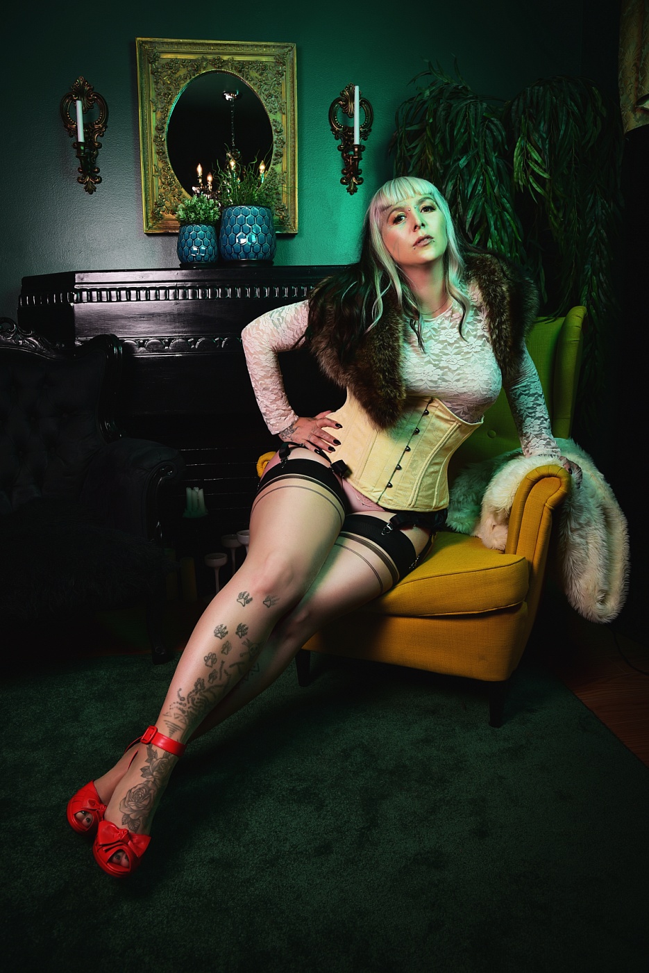 Domina Selene Pain