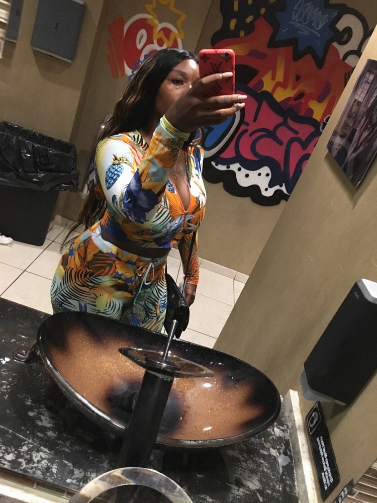 Bia Monroe