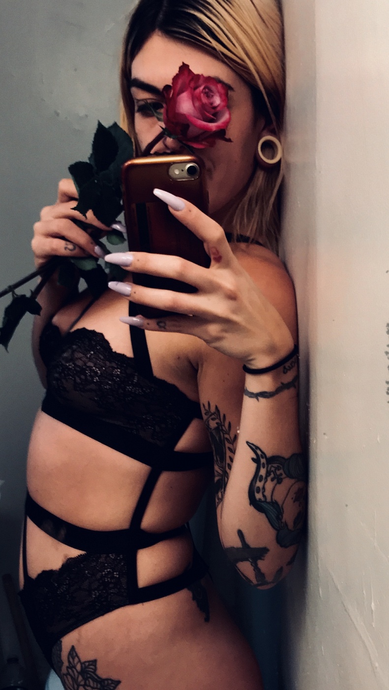 Ada Rose
