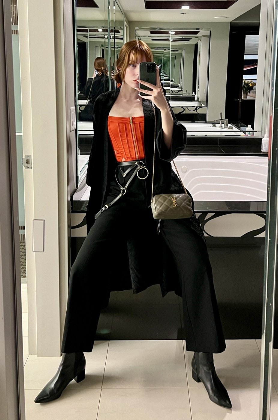 Dominatrix Lila Sage