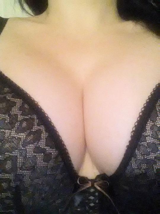 Nuru Cutie