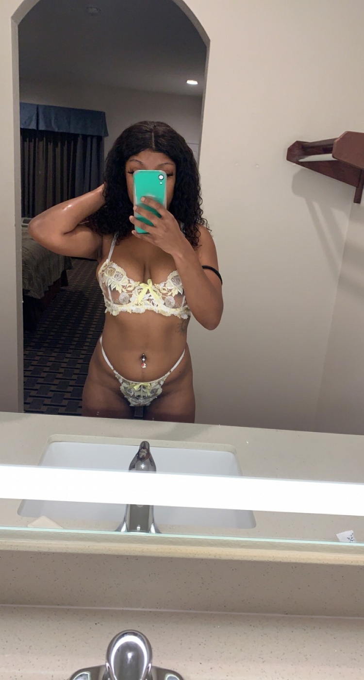 AlexxaMarie