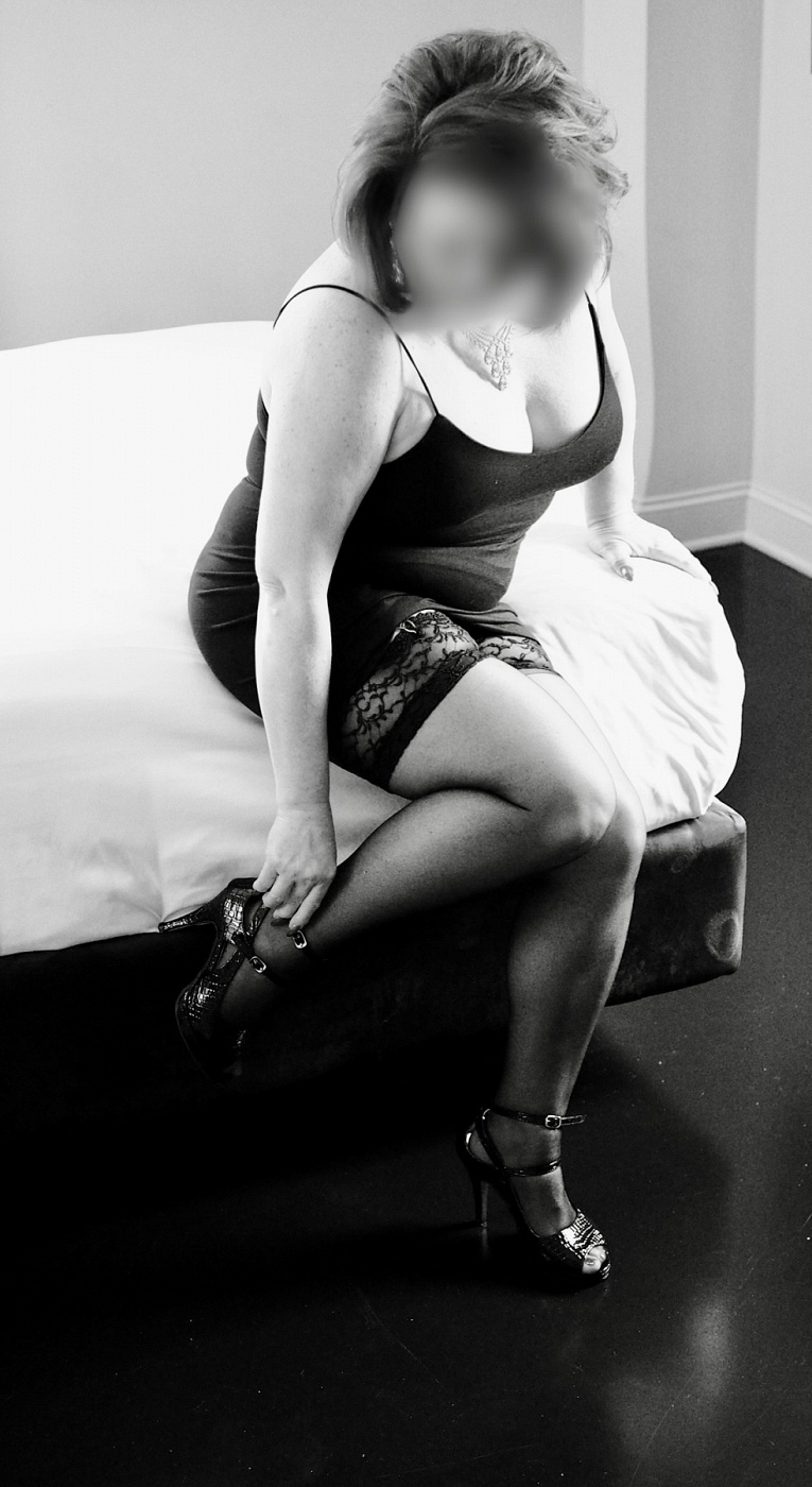 Classy Victoria Bondar