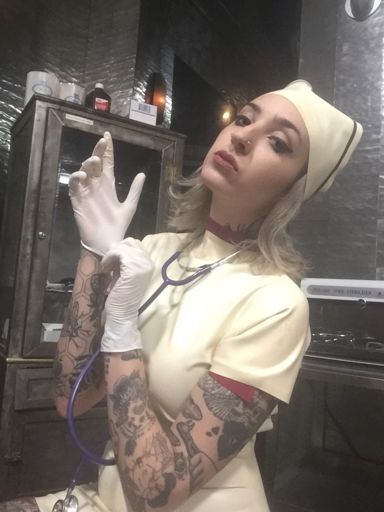 Domina Cyan