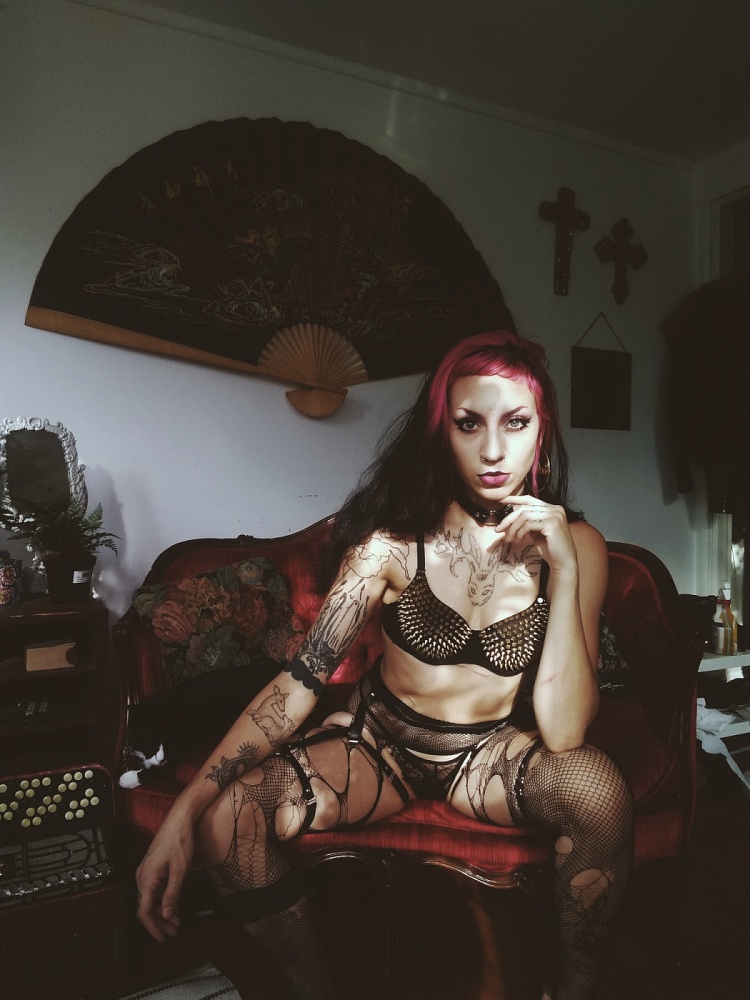Kitten Von Sin
