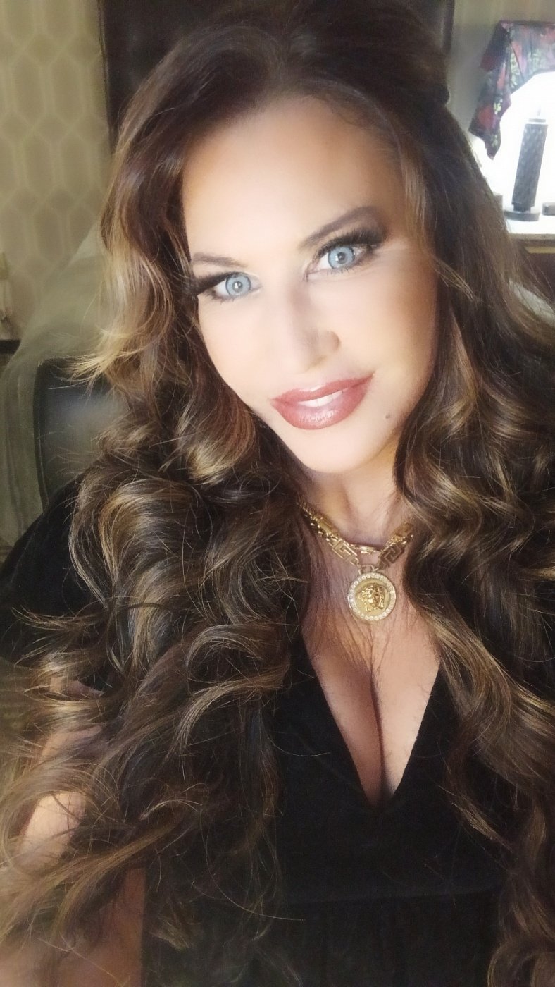 Christi Lynn