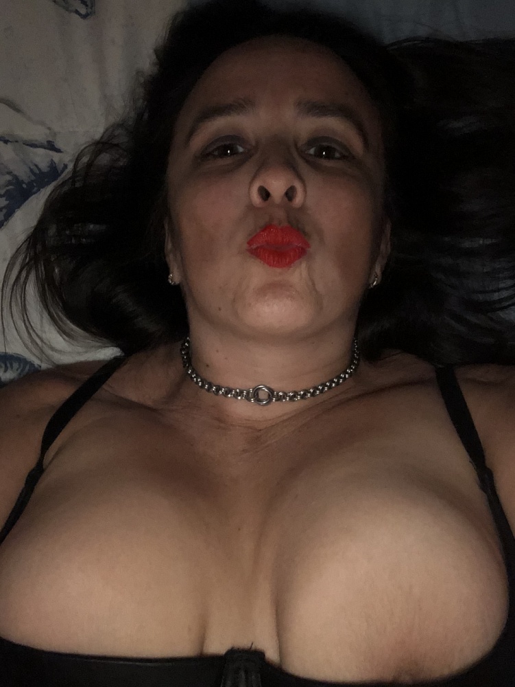 Submissive Anne