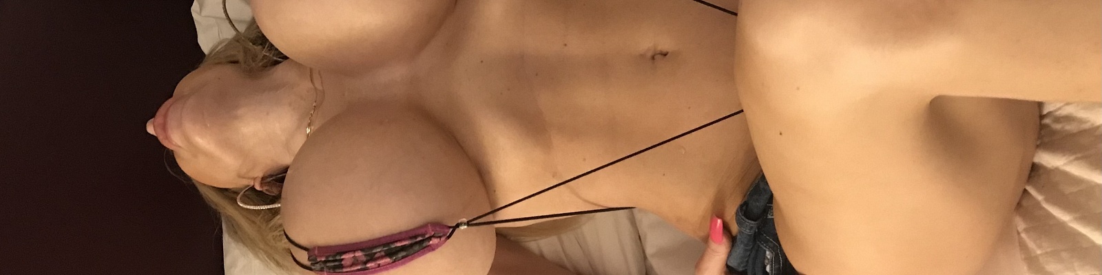Danielle Derek Escort