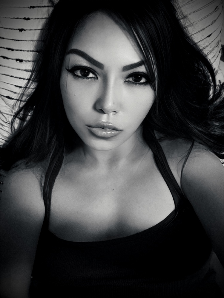 AlluraAmour Nuru Queen