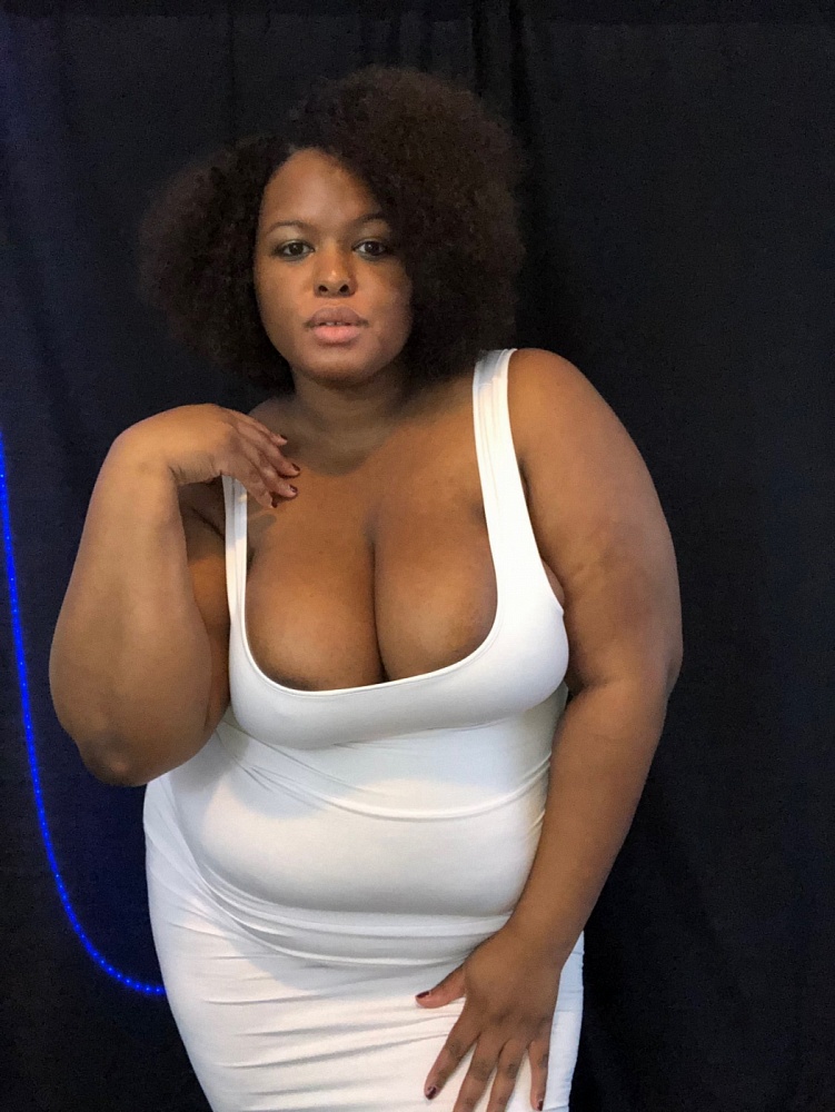 Olivia Leigh BBW