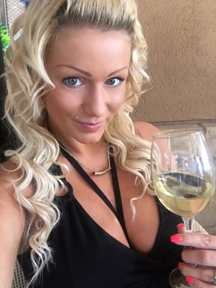 Nina Bella