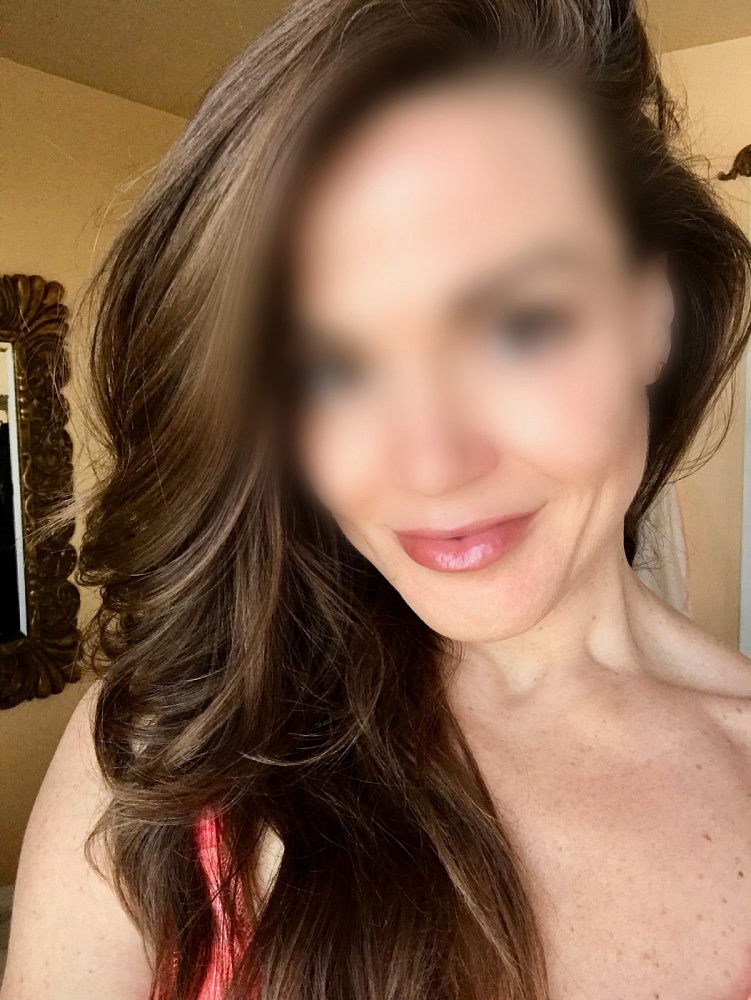 Cora Bella - Oakland CMT