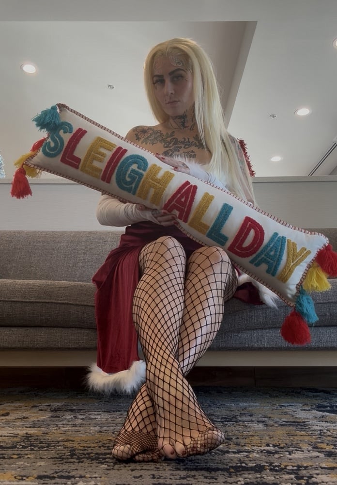Latina Arab goddess
