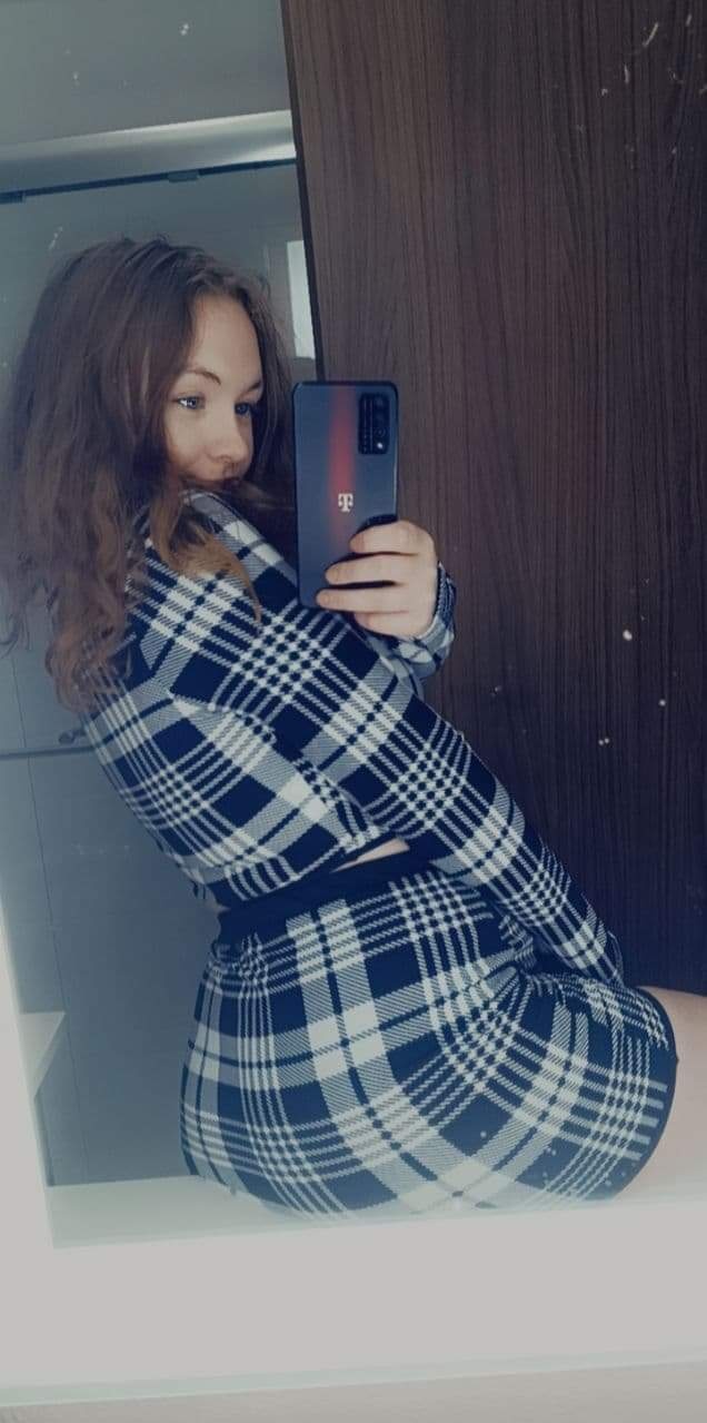Vanya - Curvy Escort w/Red Hair and Green Eyes in Dallas | Slixa