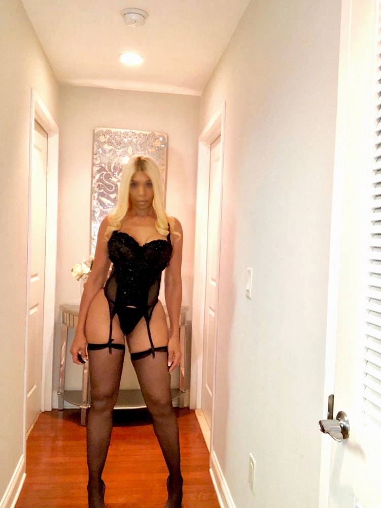 Dionna Dior