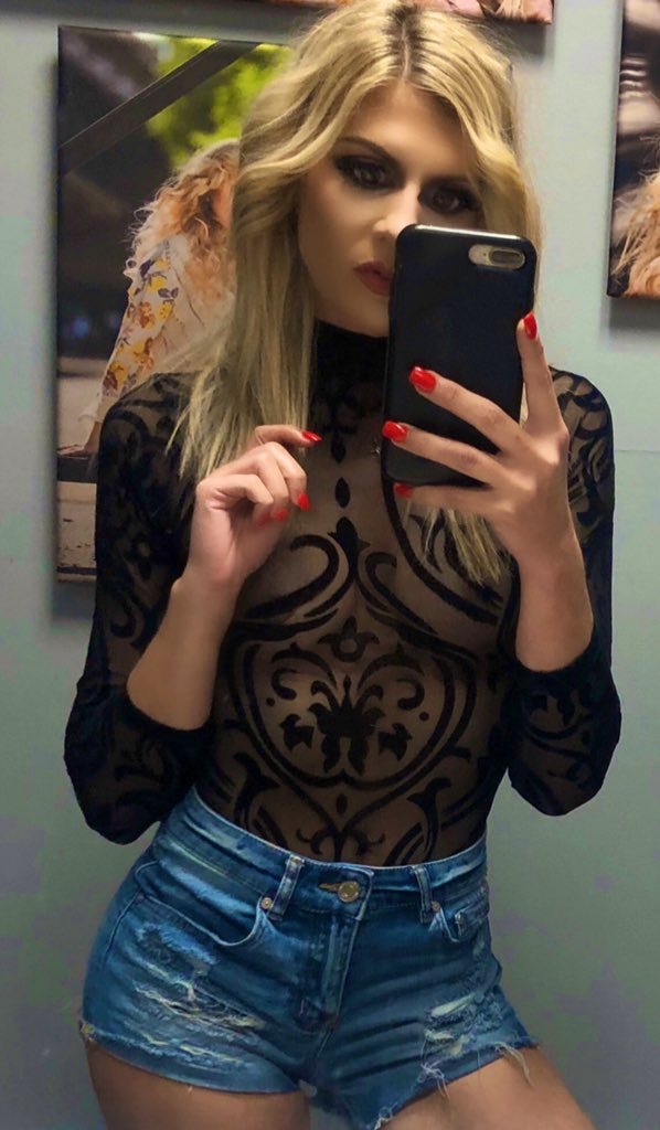 Chloe Belle