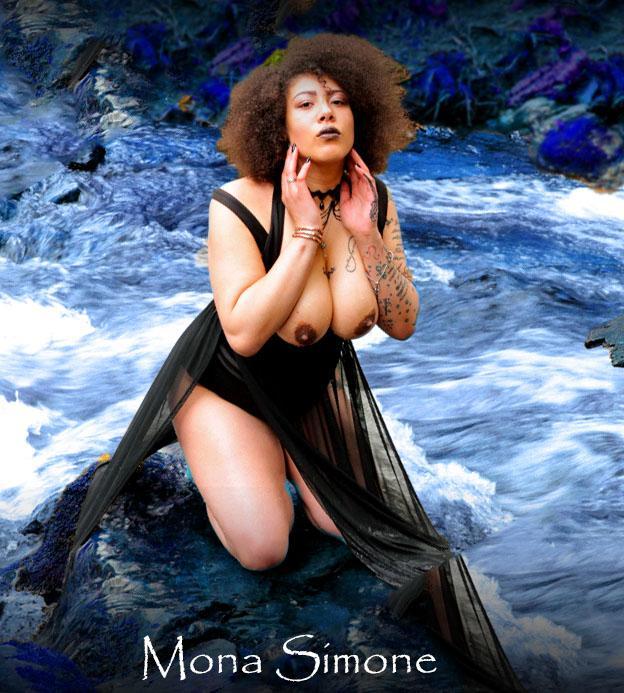 Mona Simone