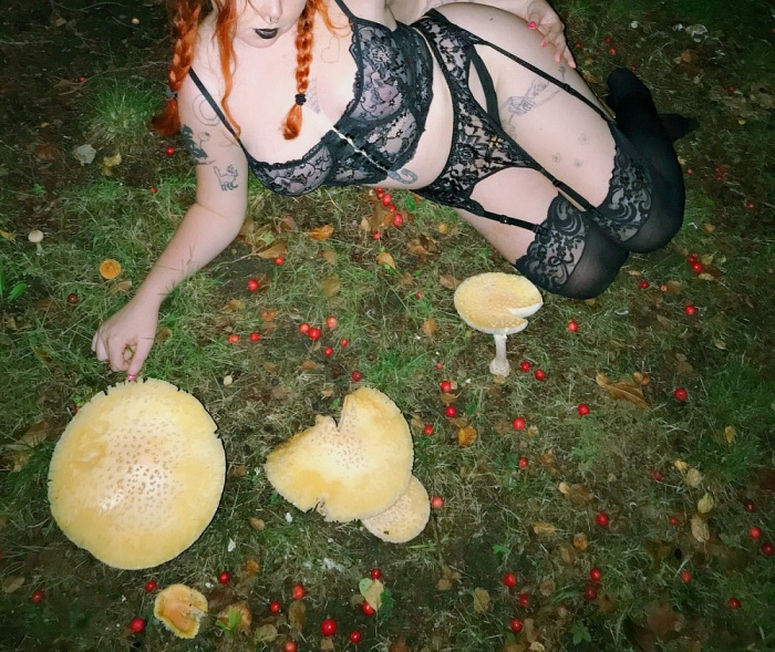 Veronica Violet