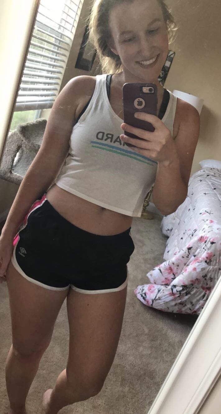 Blondetits34