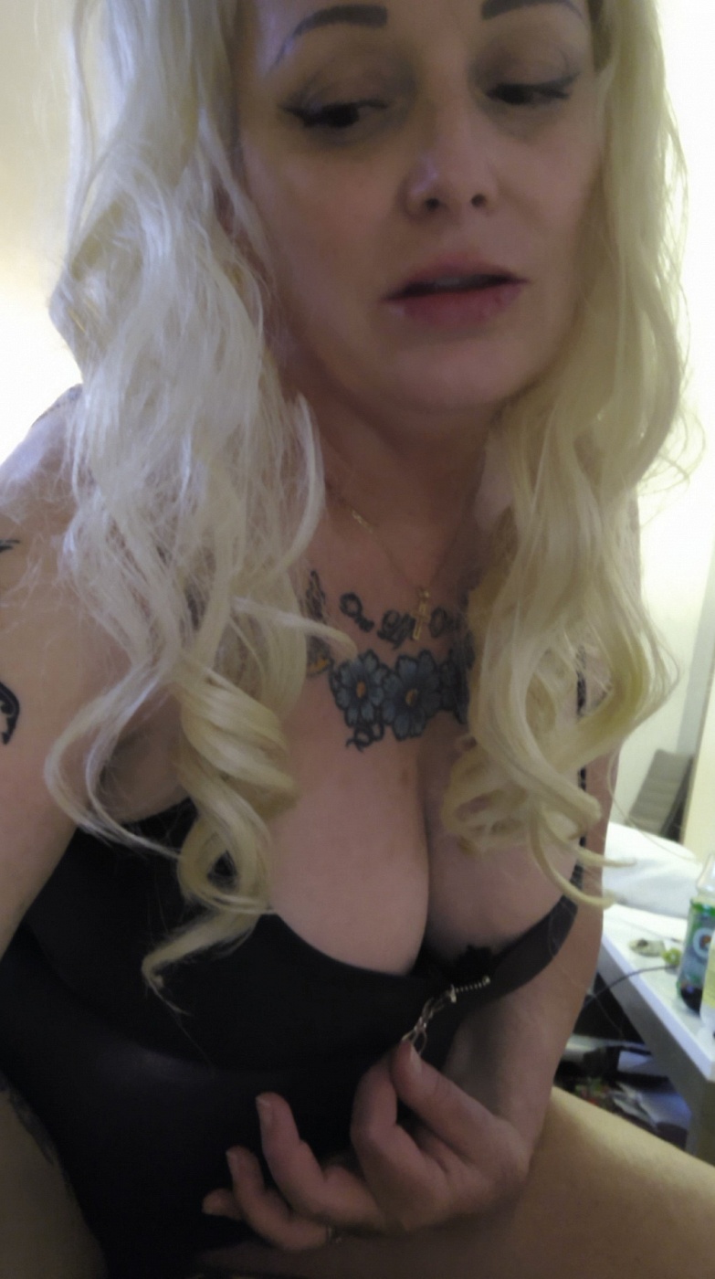 Holly Dae