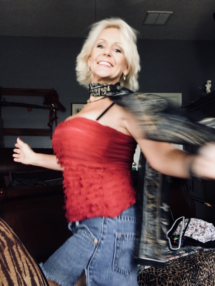 Lauren CENTERFOLD