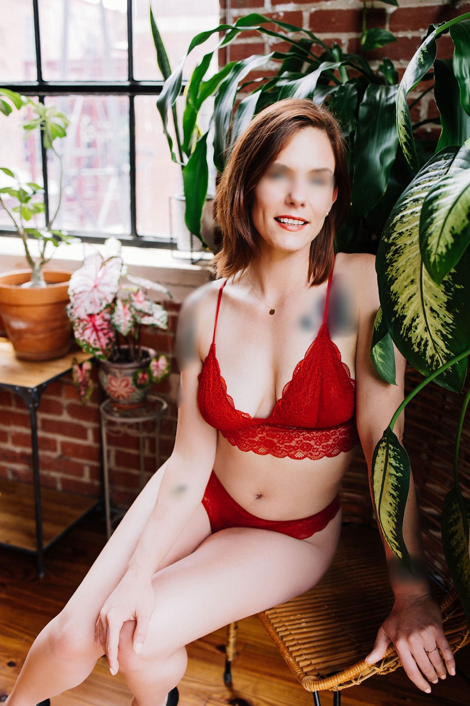 Claire Gold