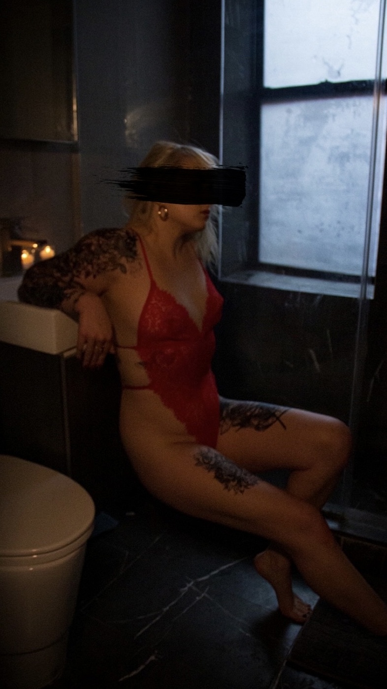 Violet Raine