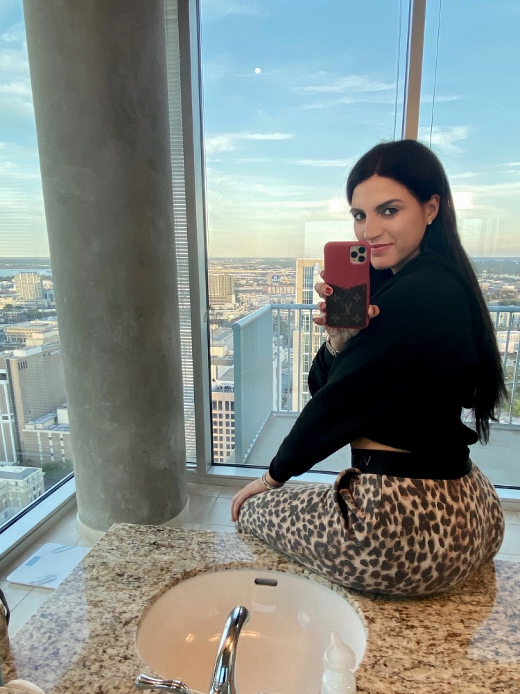 Dakota Luxx