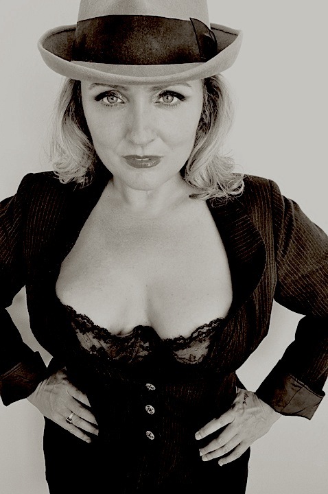 Beatrix de Vries