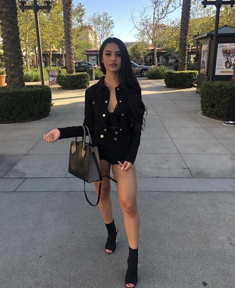 Mia