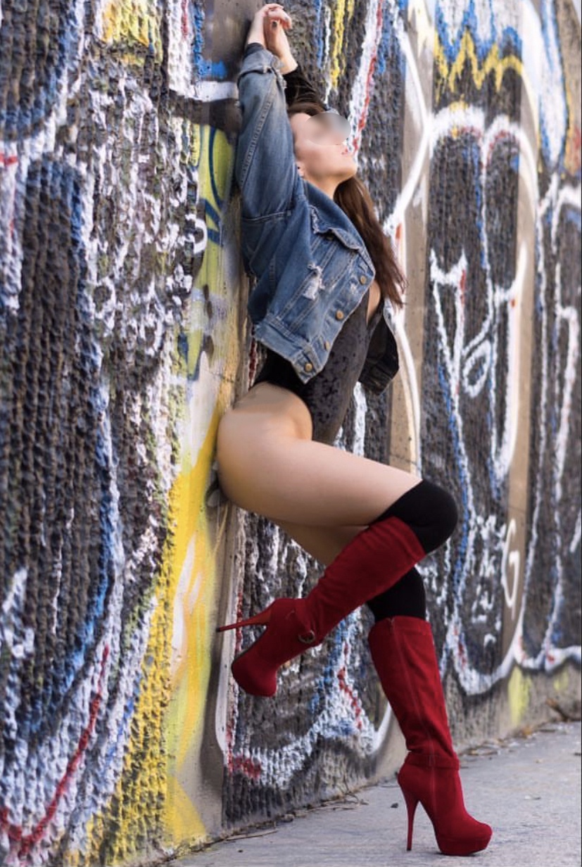 Kella Adams