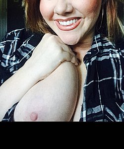 Super Busty Taylor Vaughn