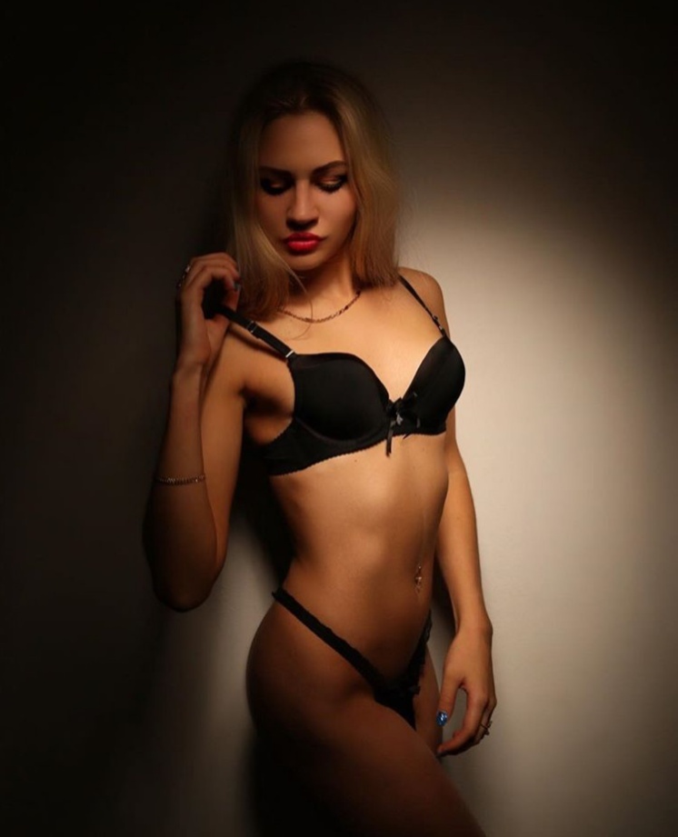 Alvina Avis