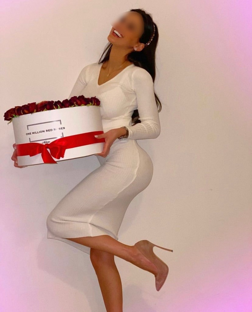 Scarlett Simone