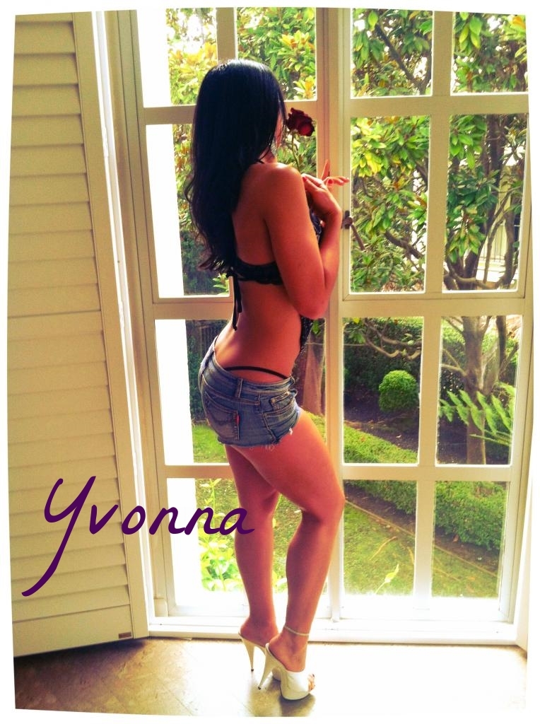 Yvonna Arias