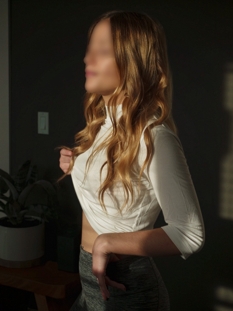Emma Leoni