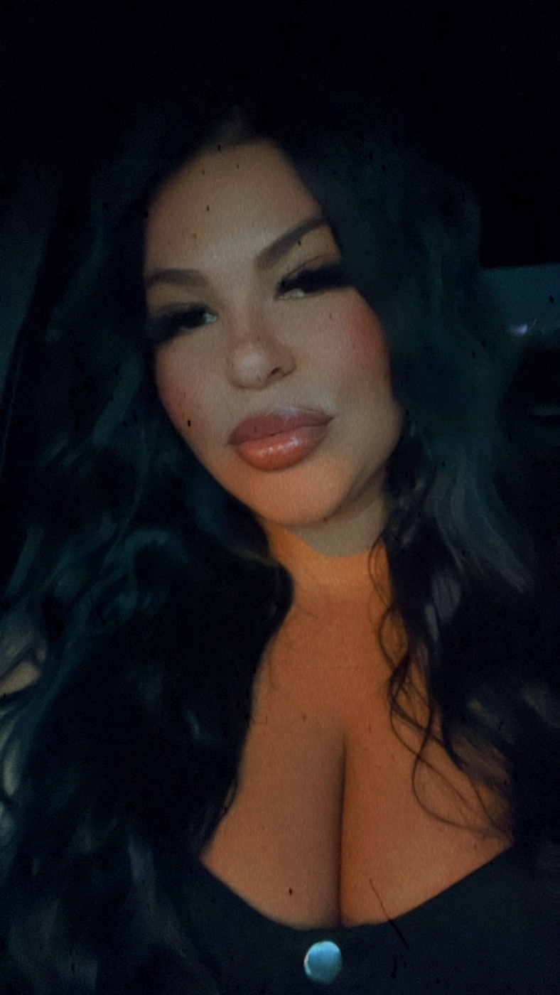 Voluptuous Vee