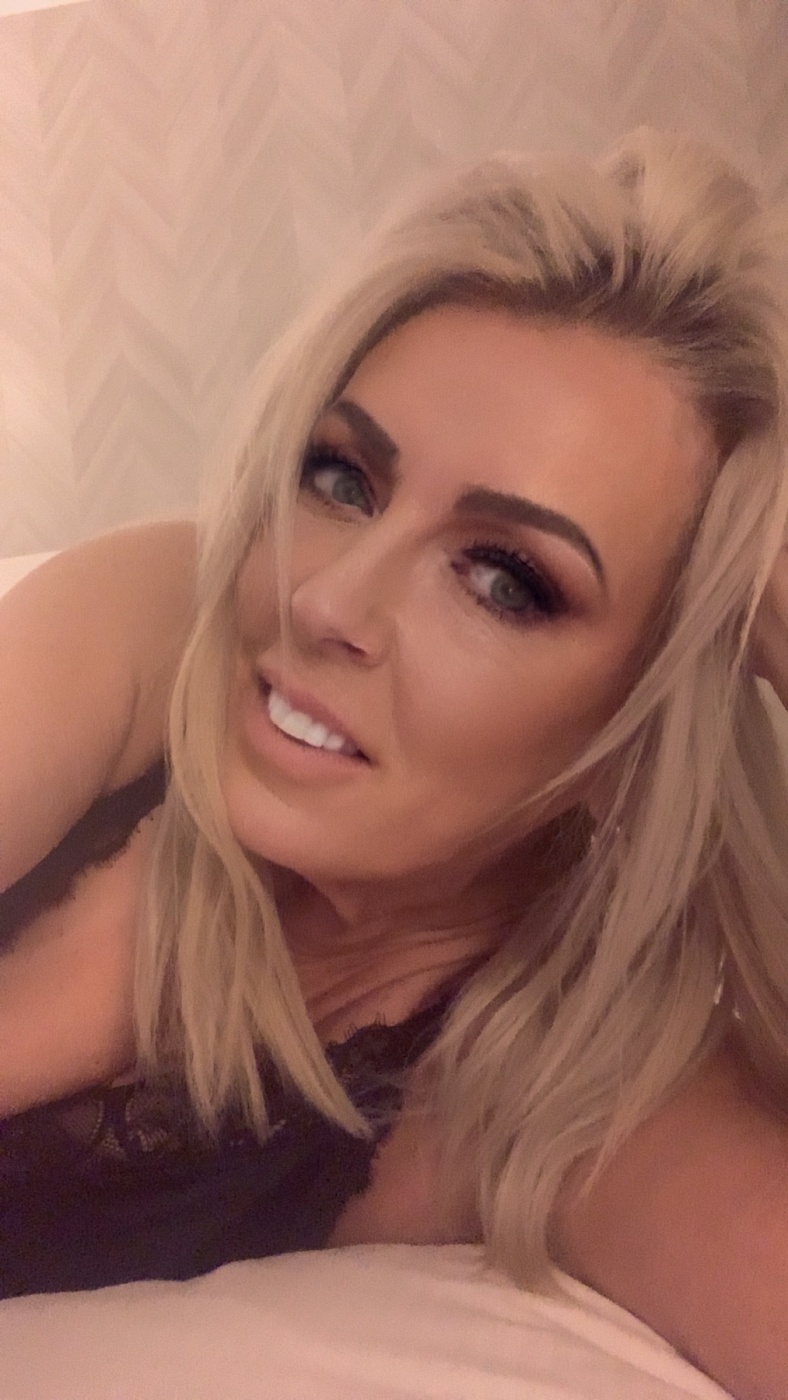 Britt Essex-MatureBritishBeauty