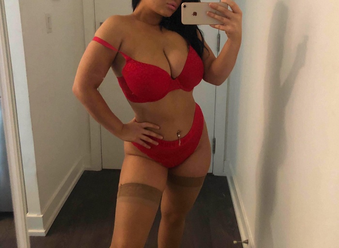 adrianaluxx