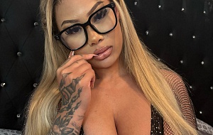 Escort Naomi