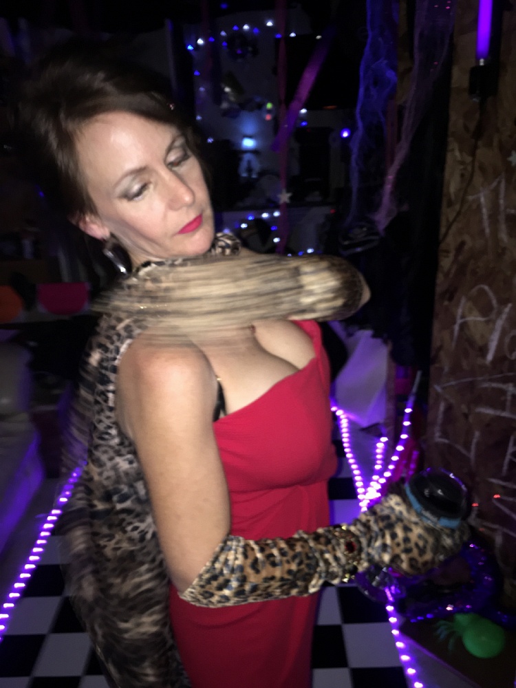 Lauren CENTERFOLD