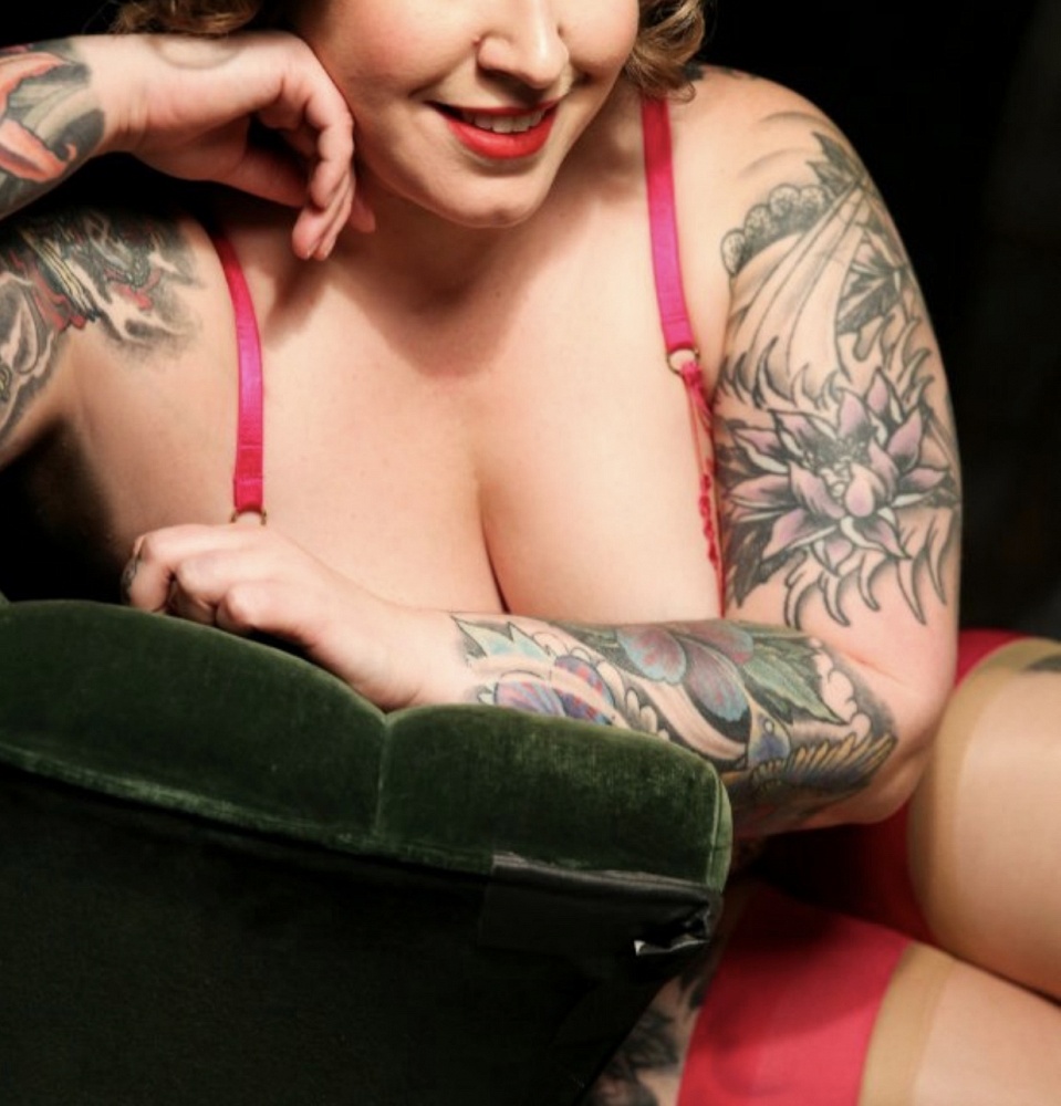 Domina Leela Sapphire