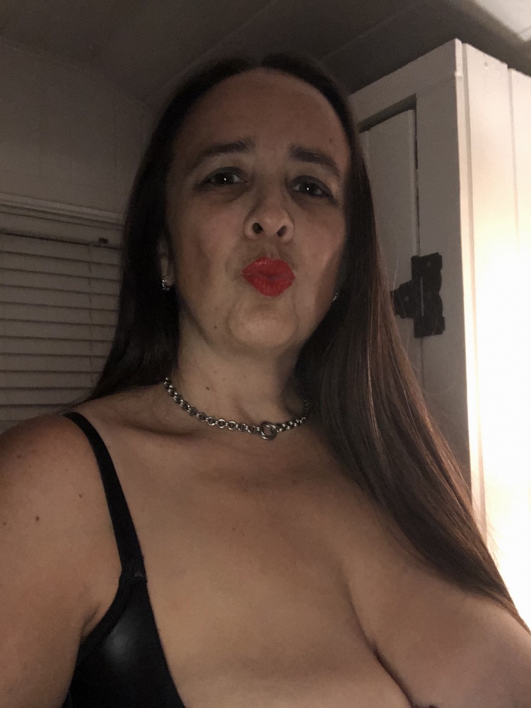 Submissive Anne