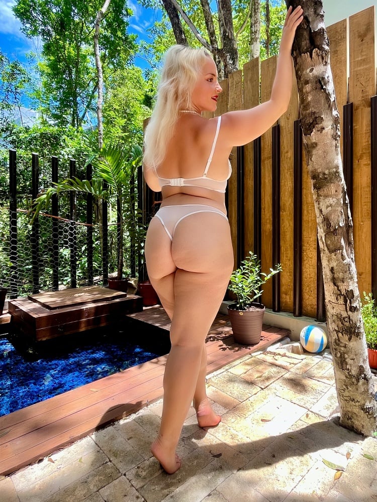 Ella Lafarge
